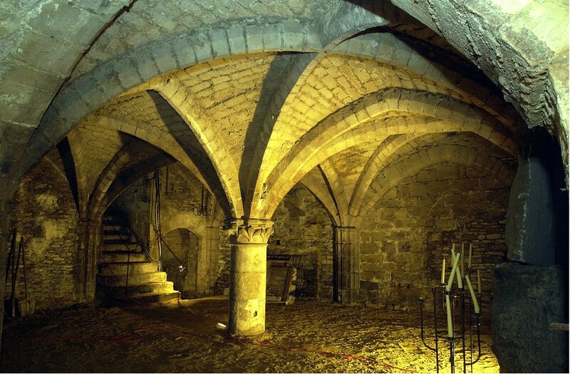 Stone vaulted cellar room