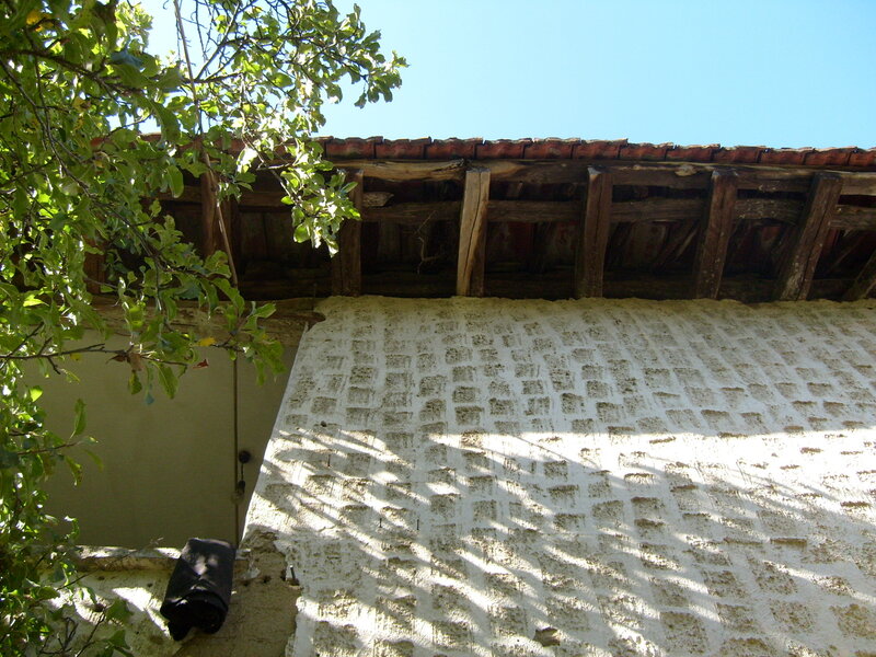 Stone Wall with Wooden Beams — White