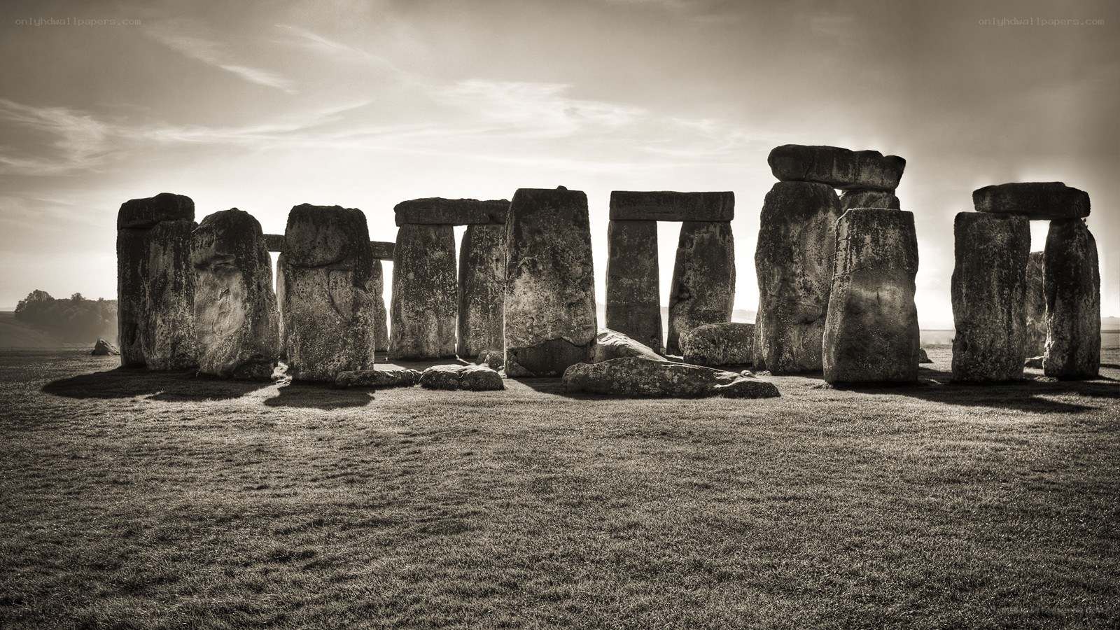 Stonehenge at dawn