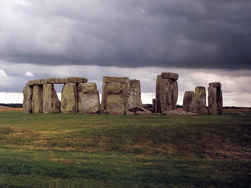 Stonehenge Monument — Green, Dramatic, Photograph, Grass Field