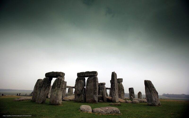Stonehenge Stone Circle — Green, Dramatic