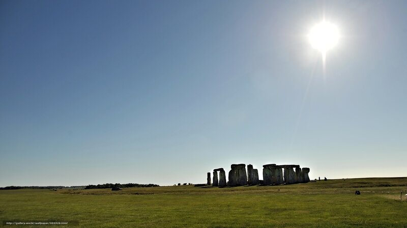 Stonehenge under bright sun