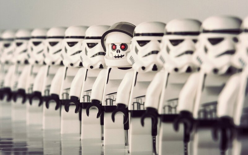 Stormtrooper Minifigure — White