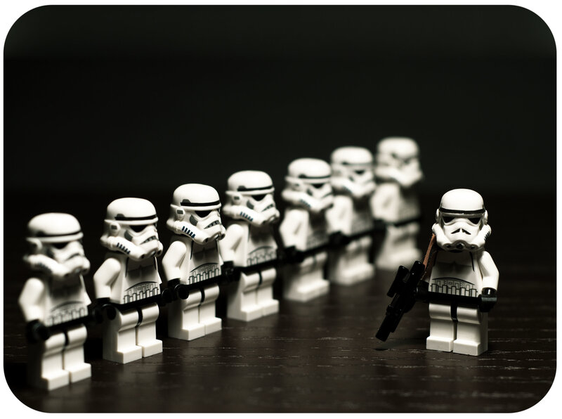 Stormtrooper Minifigures — White, Dramatic
