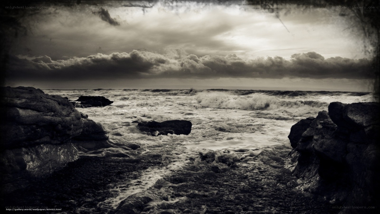 Stormy ocean waves crashing