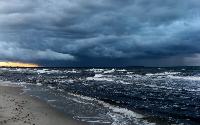 Stormy Ocean Waves — Gray, Dramatic, Sunset, Photograph