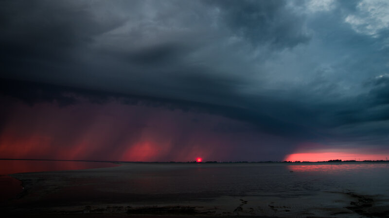 Stormy Sunset over Water — Red