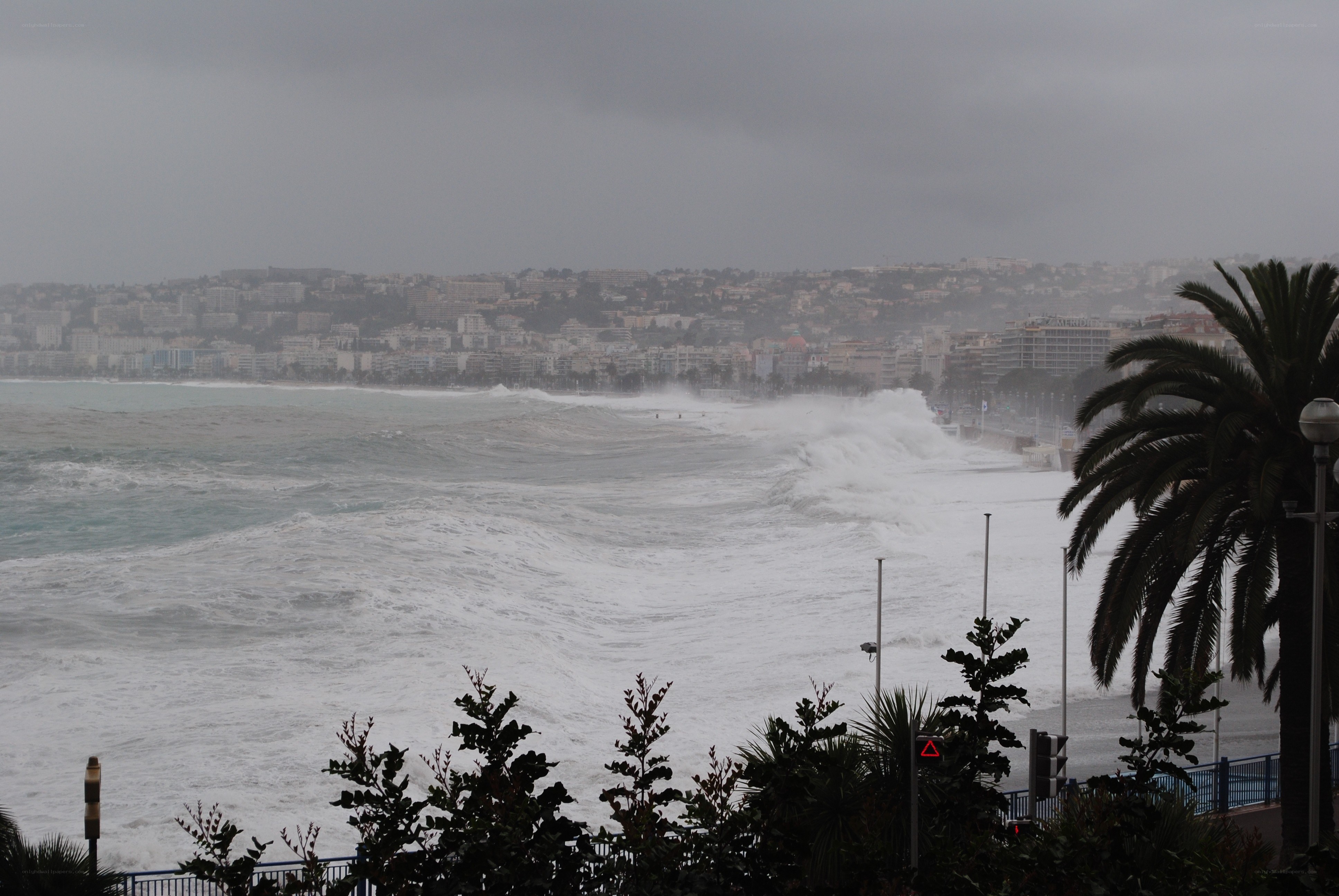 Stormy waves at the coast