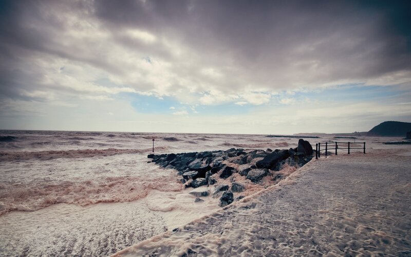 Stormy waves at the coast
