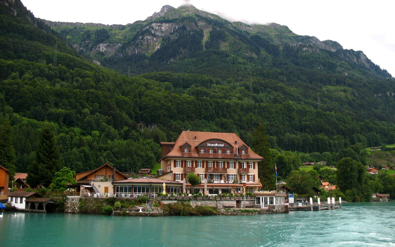 Strandhotel by Lake