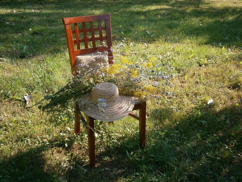 Straw Hat on Chair — Green