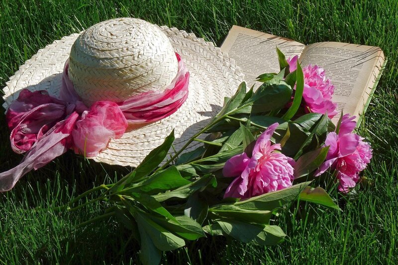 Straw Hat with Flowers — Green, Serene