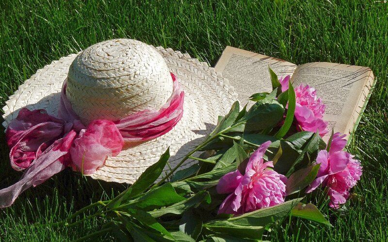 Straw Hat with Flowers — Green