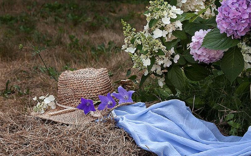 Straw Hat with Flowers — Purple, Serene