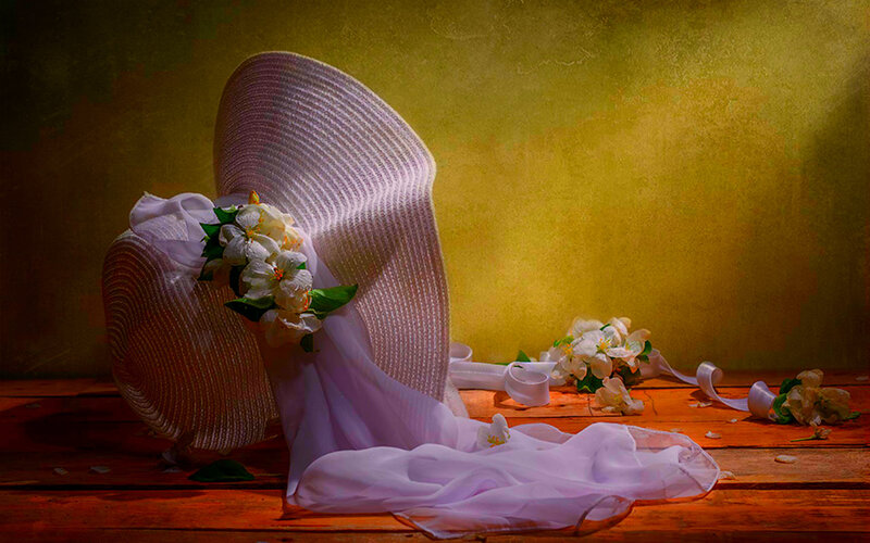 Straw Hat with Flowers — Yellow, Dramatic
