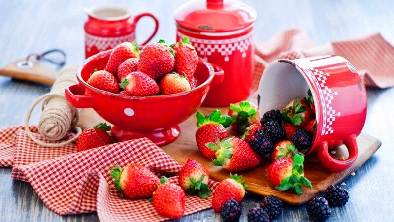 Strawberries and Blackberries — Red, Fresh, Photograph