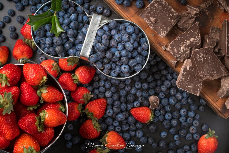 Strawberries and Blueberries — Red, Abundant