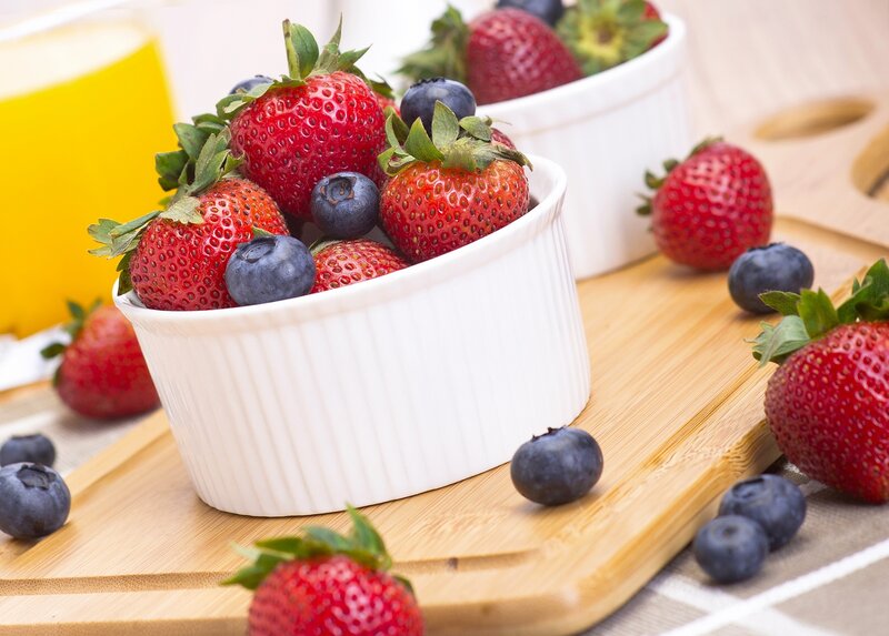 Strawberries and Blueberries — Red, Fresh, Morning