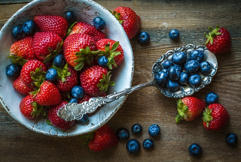 Strawberries and Blueberries — Red, Natural