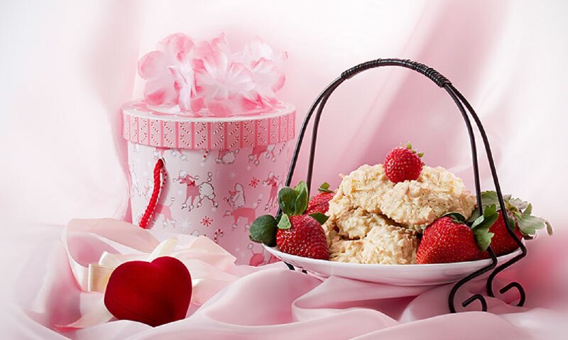 Strawberries and Cookies — Pink