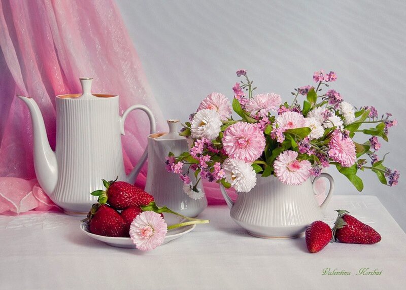 Strawberries and Flowers — Pink