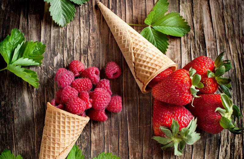 Strawberries and Raspberries — Red, Natural