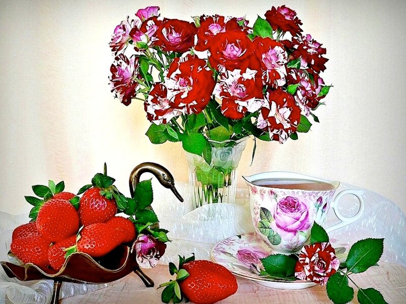 Strawberries and Roses — Red, Serene