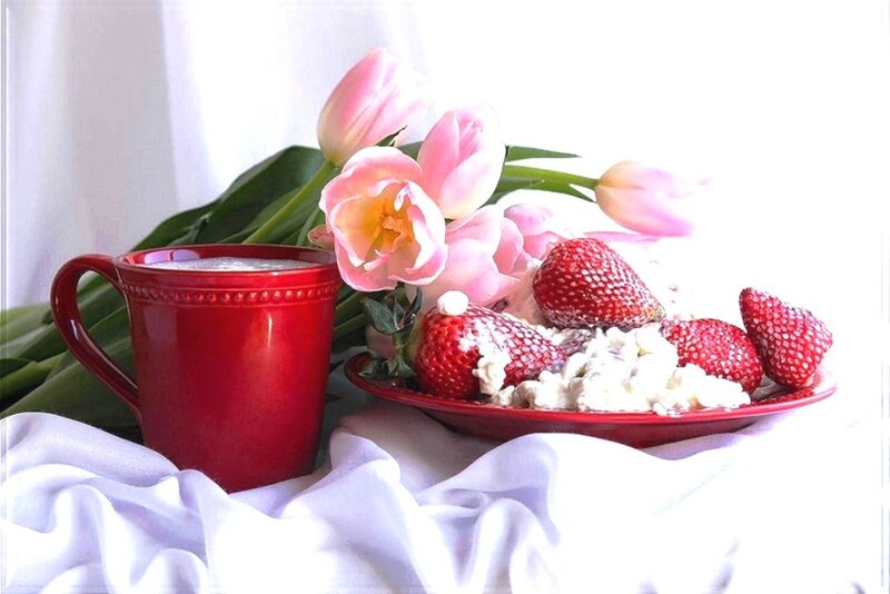 Strawberries and Tulips — Red