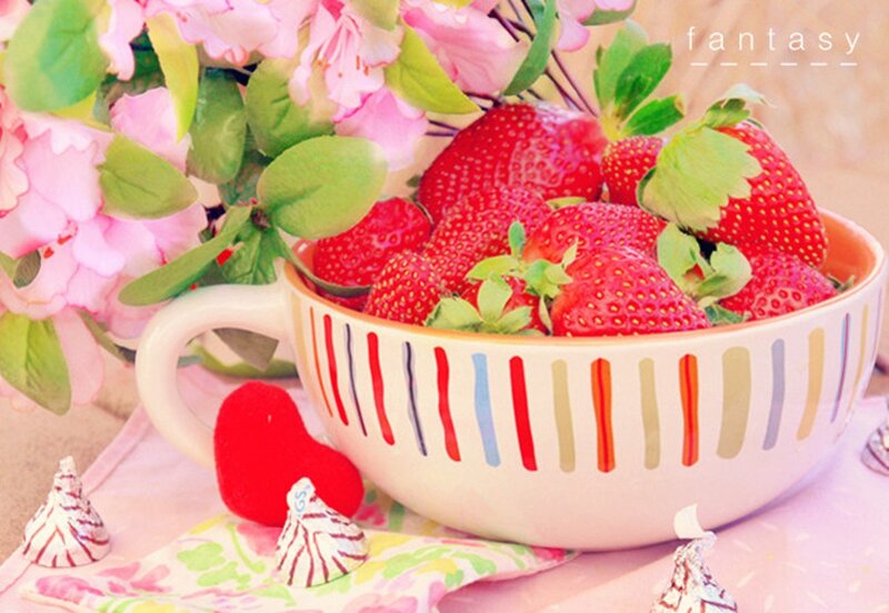 Strawberries in a Bowl — Pink