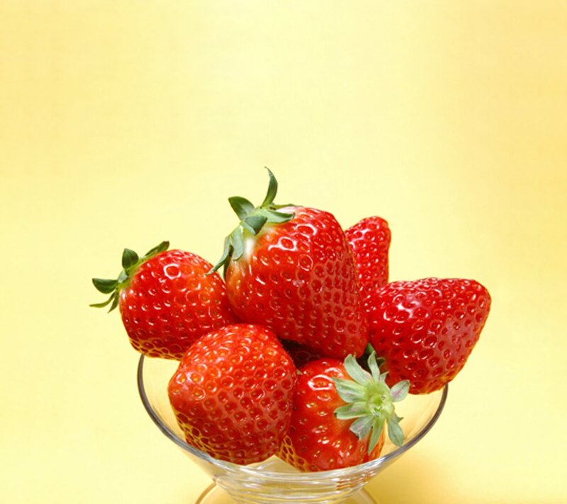 strawberries in a glass bowl