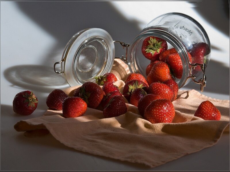 Strawberries in a Jar — Red