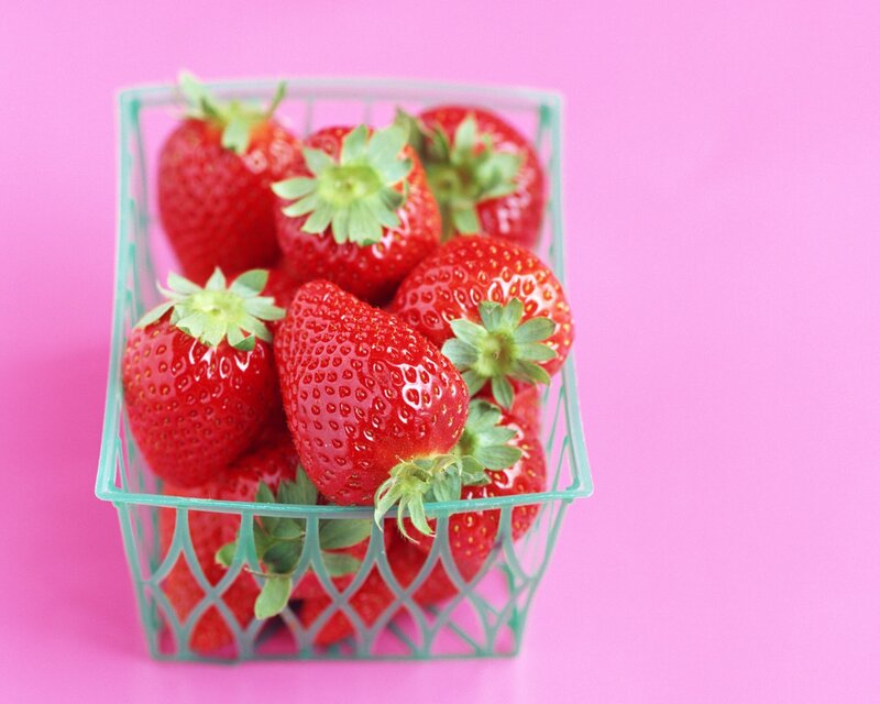 Strawberries in Basket — Pink