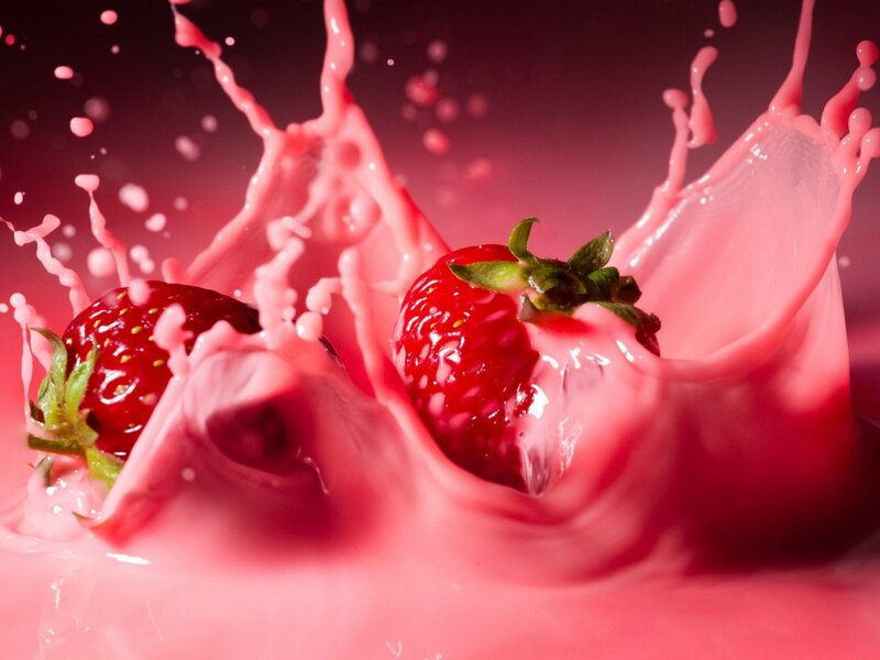 Strawberries in Milk Splash — Red, Dynamic