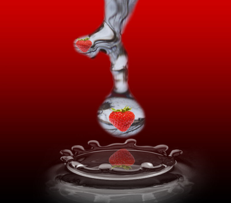 Strawberries in Water — Red