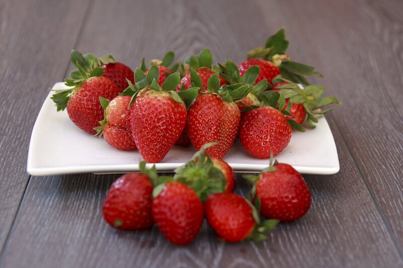 Strawberries on a Plate — Red, Calm