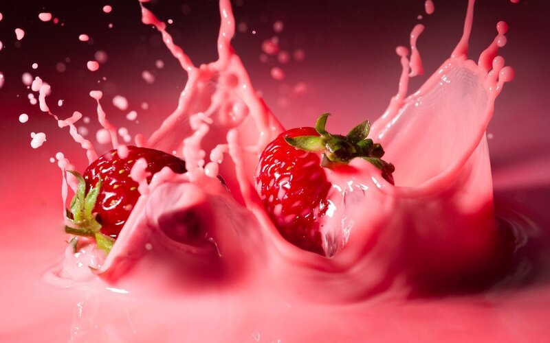 Strawberries Splashing in Liquid — Red