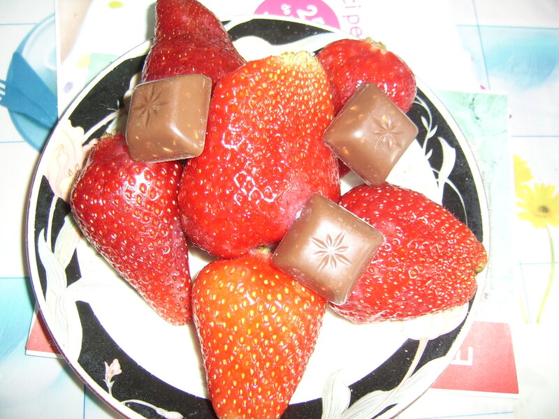Strawberries with Chocolate — Red, Simple