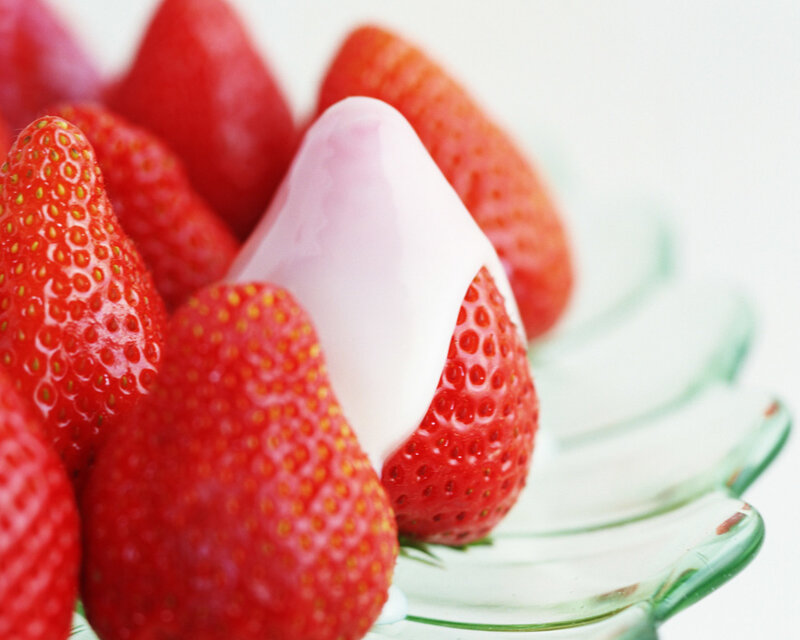 Strawberries with Cream — Red