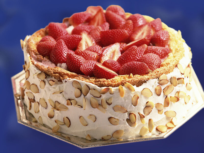 strawberry almond cake