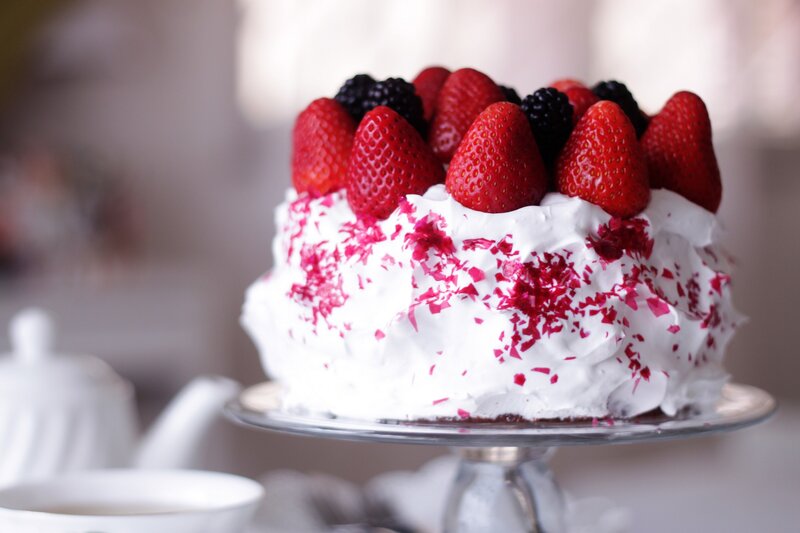strawberry and blackberry cake