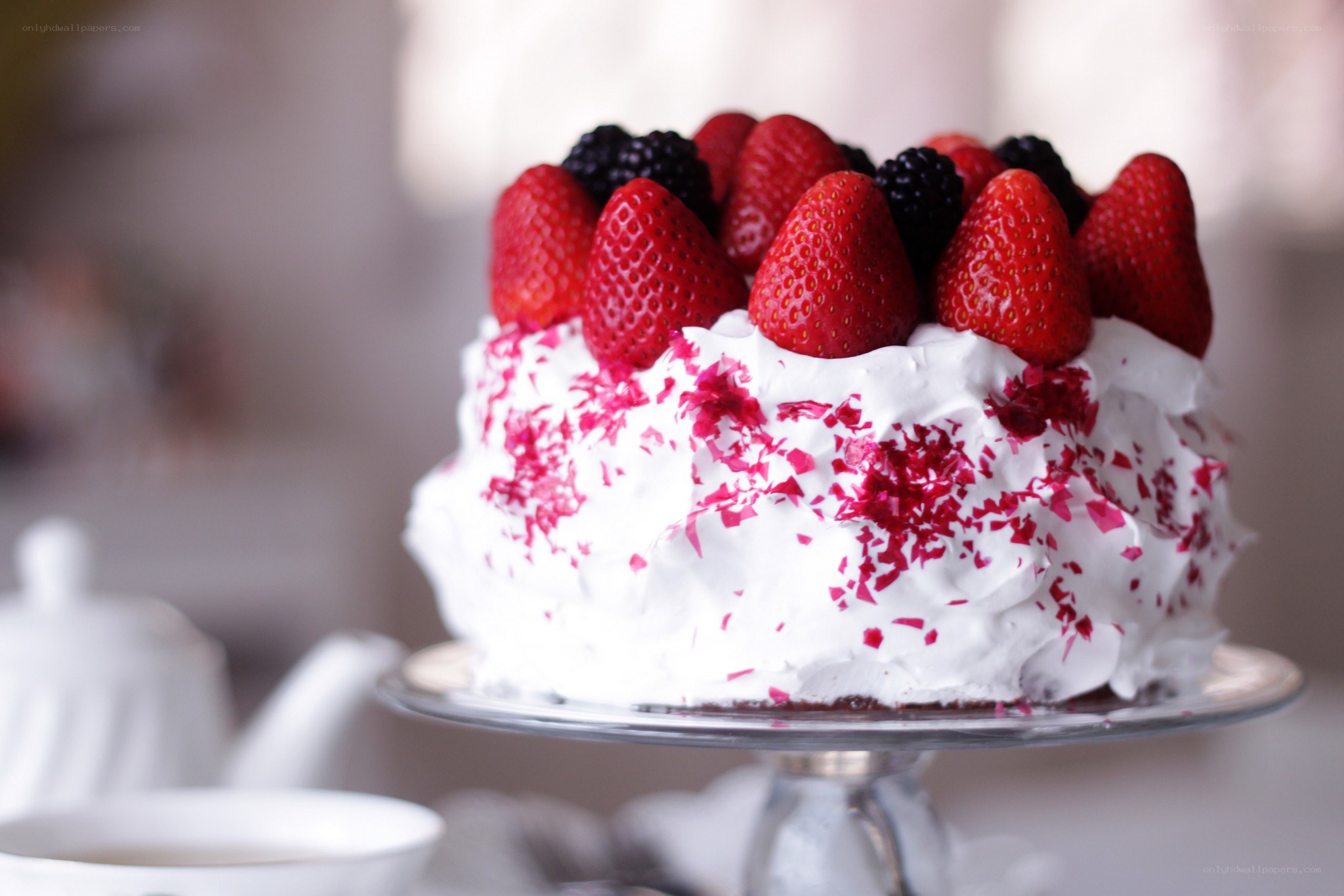 strawberry and blackberry cake