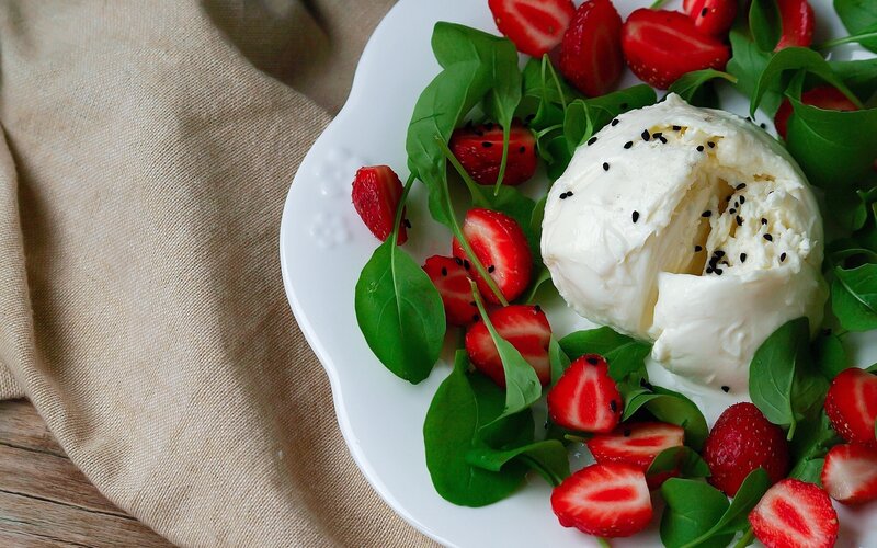 Strawberry and Burrata Salad — Red
