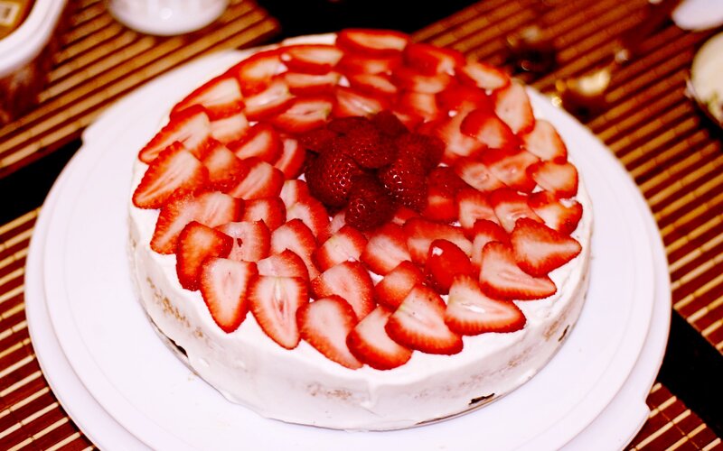 strawberry cake on platter