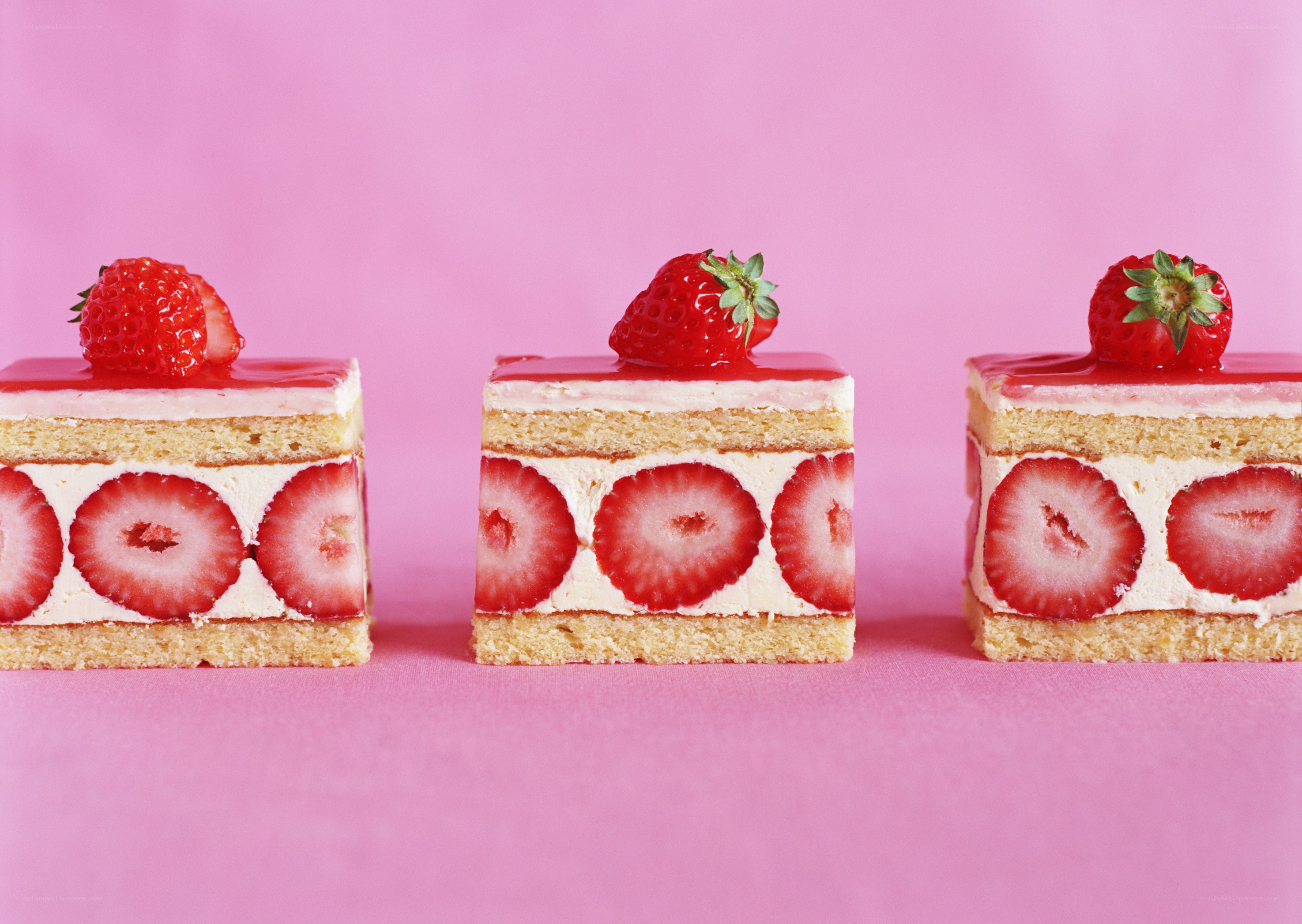 Strawberry cake slices