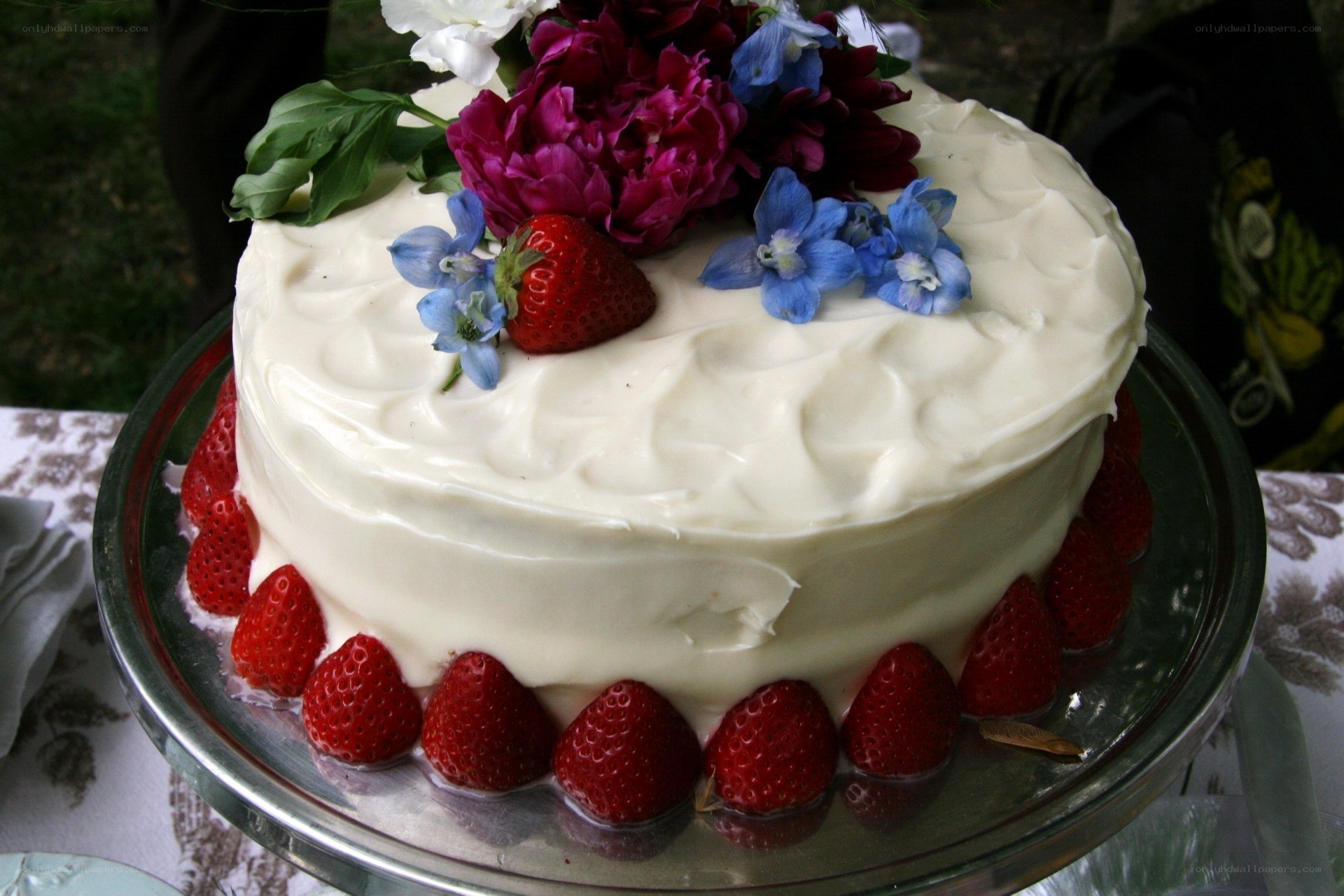 strawberry cake with flowers