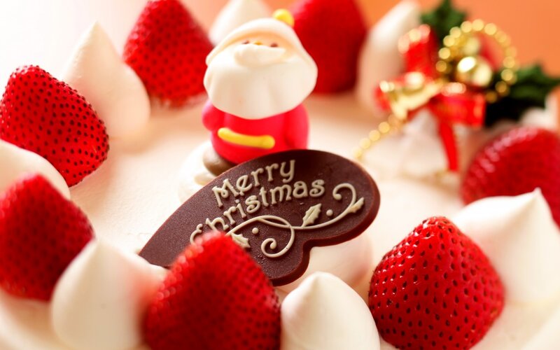 Strawberry Cake with Santa