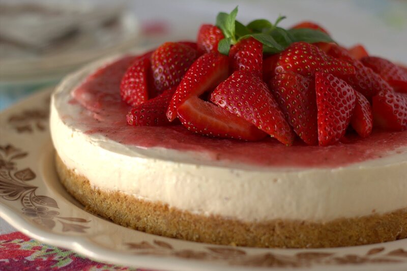 Strawberry Cheesecake — Red, Appetizing, Photograph, Strawberries, Mint