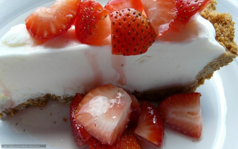 strawberry cheesecake slice