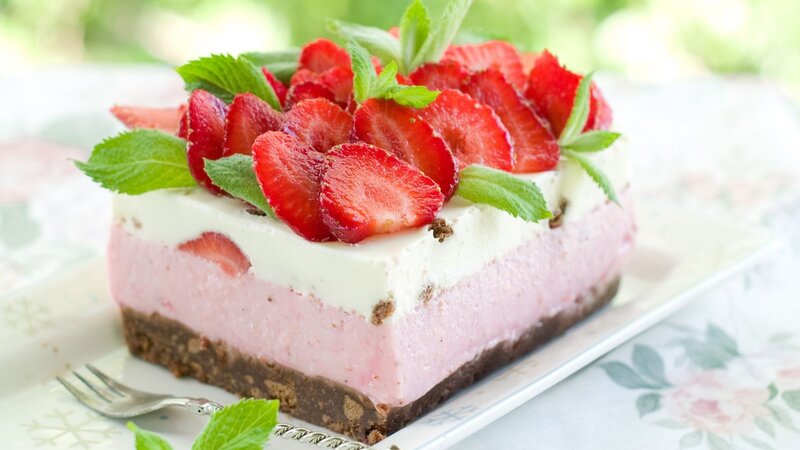 Strawberry Cheesecake Slice — Pink, Fresh