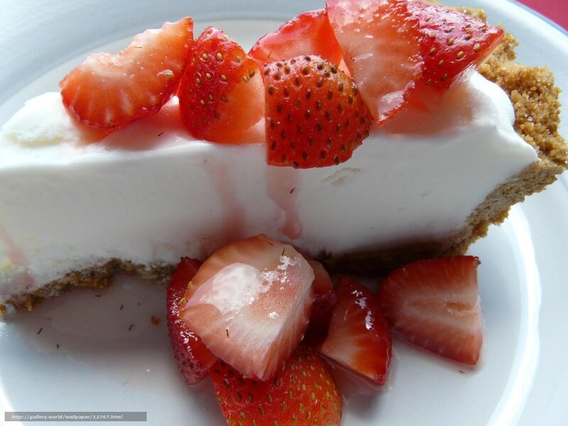 strawberry cheesecake slice
